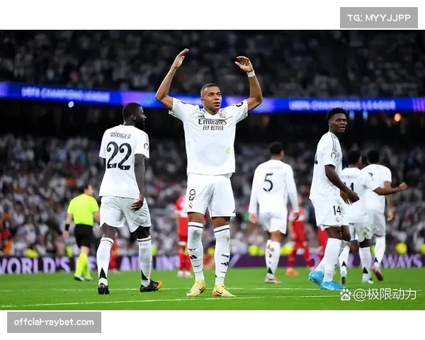 意甲:国际米兰2-0战胜AC米兰,赢下米兰德比继续领跑。